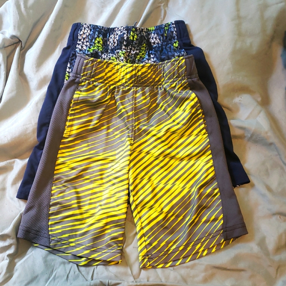 Gymboree boys shorts x2